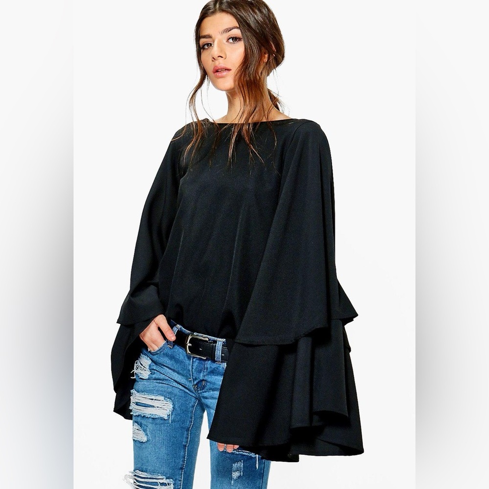 Exaggerated tier V-back top